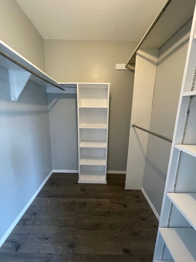 Building Photo - 3-bedroom, 2 bath, 2-car garage Available now