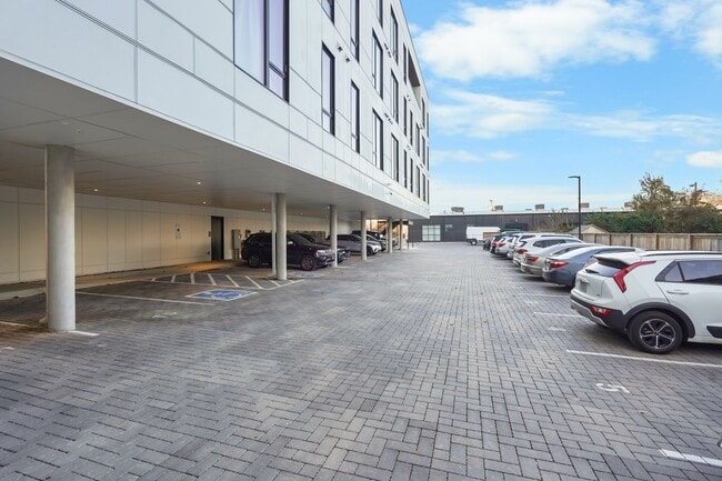 Building Photo - 500 Merritt Ave