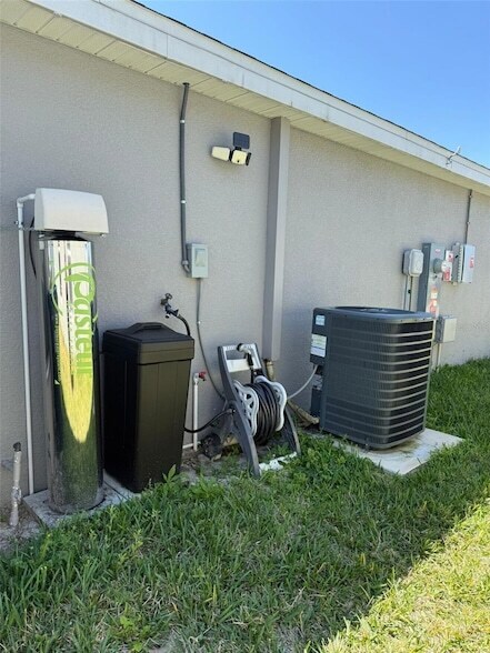 Building Photo - 1046 Tropea Ln