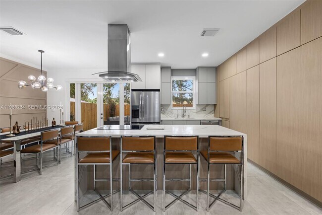 Building Photo - 7852 NW 116 Pl