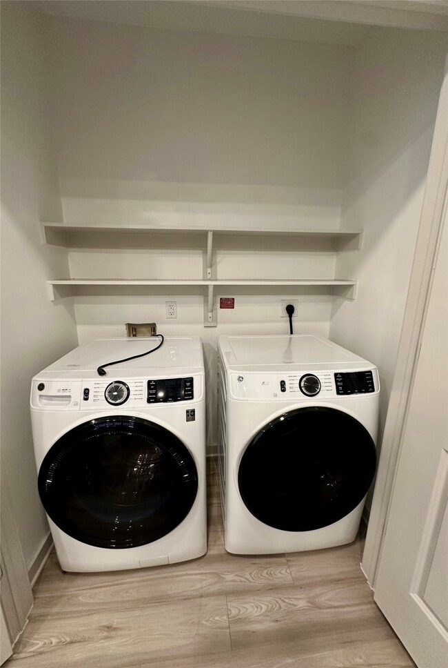 Building Photo - 3636 W Dallas St