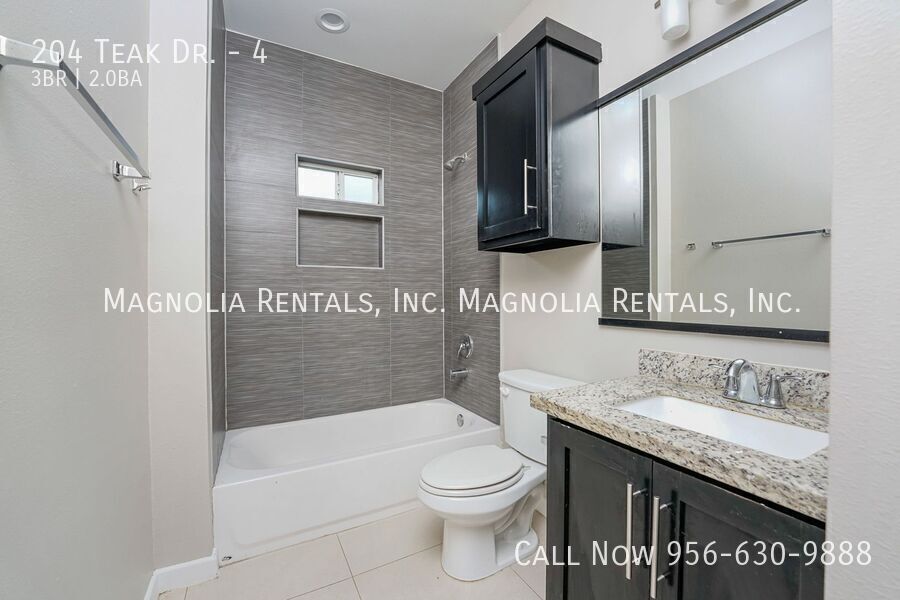 Building Photo - 204 Teak Dr