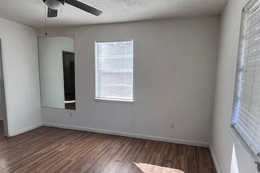 Building Photo - 520 Brewer Dr
