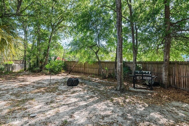 Building Photo - 330 Sunrise Cir