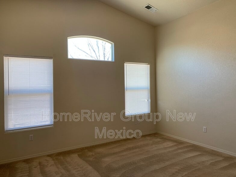 Building Photo - 1117 Toscana Dr SE
