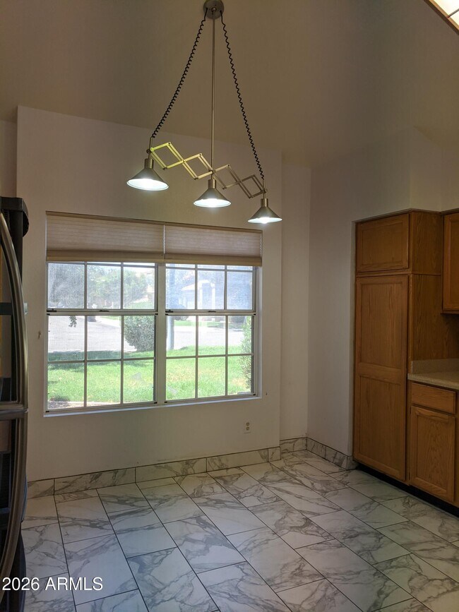 Building Photo - 1321 N Jamaica Way