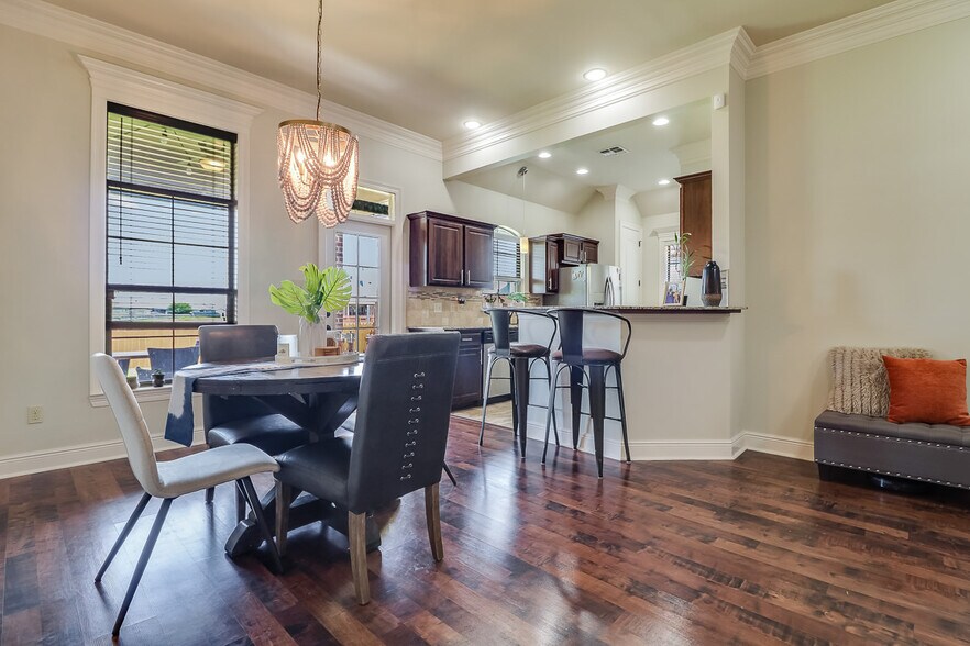 Building Photo - 222 Crenshaw Dr