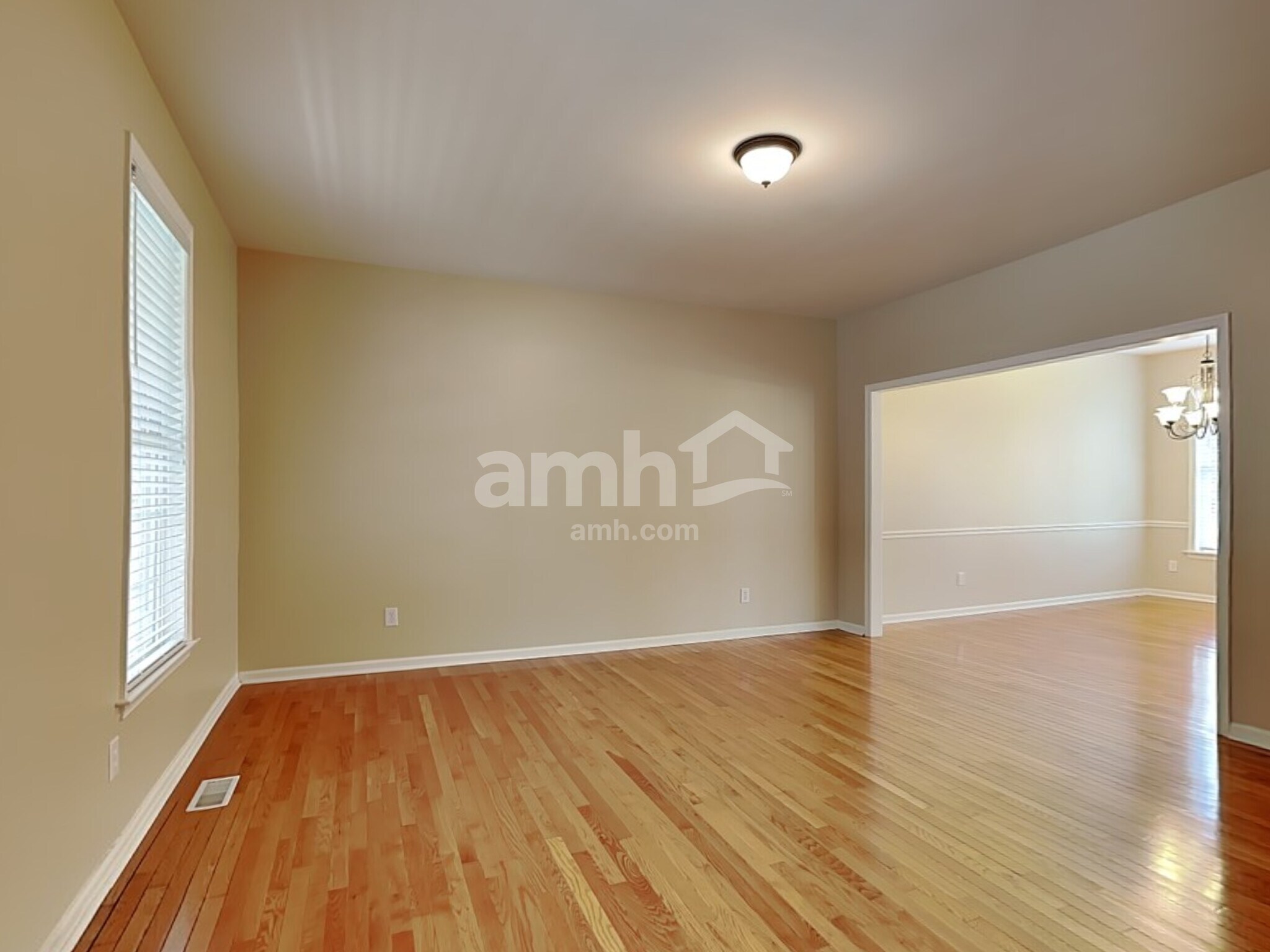 Building Photo - 3915 Red Hill Ct