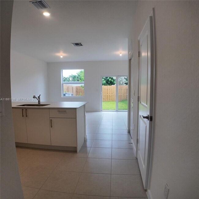 Building Photo - 35761 SW 178th Ct