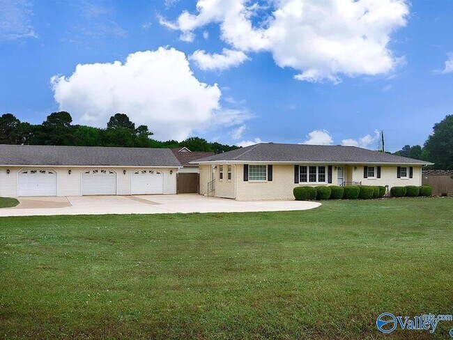 Building Photo - 16021 Oneal Rd