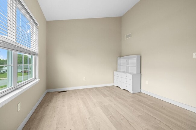 Building Photo - 14 Marlyn Rd