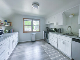 Building Photo - 139 S 72nd St