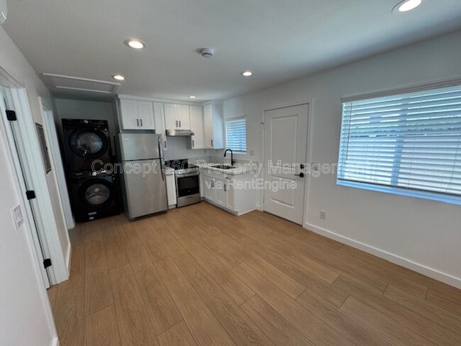 Building Photo - 5300 Glasgow Ct