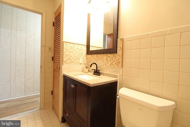 Building Photo - 42 Bismarck Ave