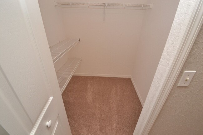 Building Photo - 1/1 Condo in Park Central ~ Gated Community with Resort Style Amenities