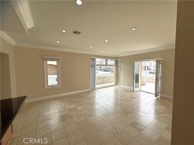 Building Photo - 4510 Seashore Dr