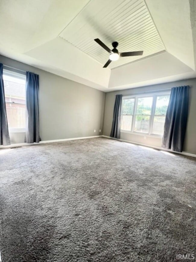 Building Photo - 8933 Shadow Ridge Dr