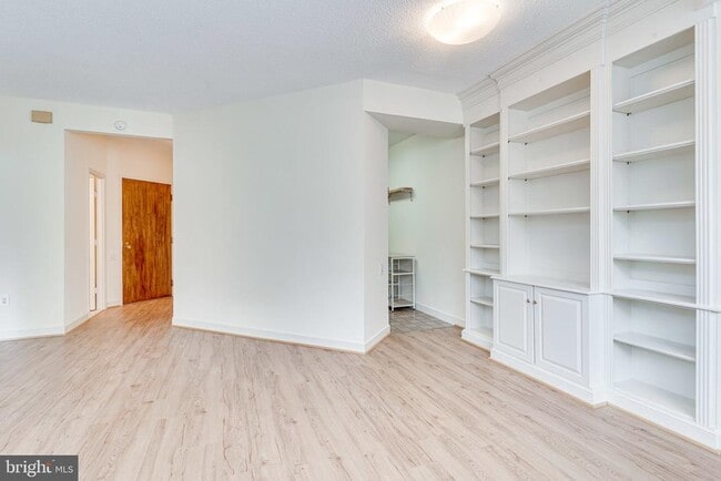 Building Photo - 955 26th St NW