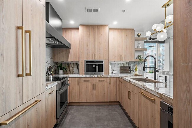 Building Photo - 777 N Ashley Dr