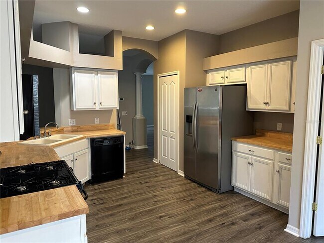 Building Photo - 6111 Gannetside Pl
