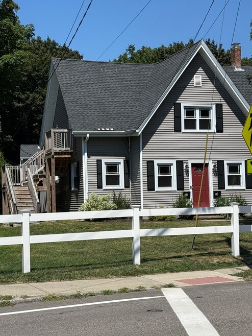 Building Photo - 38 Elm St