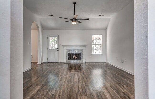 Building Photo - 5624 Annandale Dr