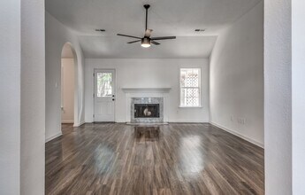 Building Photo - 5624 Annandale Dr
