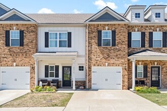 Building Photo - Foxland Crossing Gem: 3BR, 2.5BA, SS Appliances, 1-Car Garage!