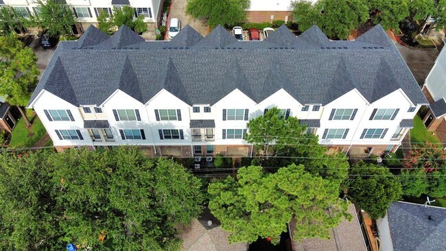 Building Photo - 9200 Westheimer Rd