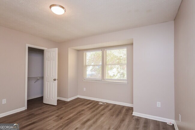 Building Photo - 1693 Laurel Creek Cir
