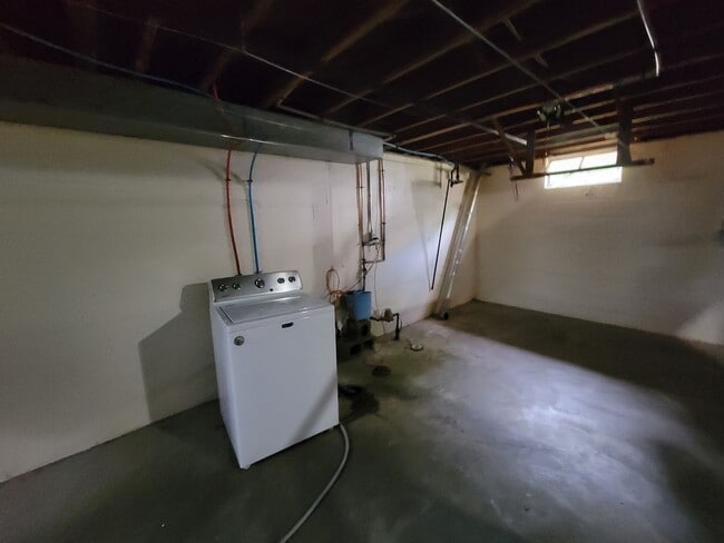 Building Photo - 3 Bedroom Single Family home for Rent