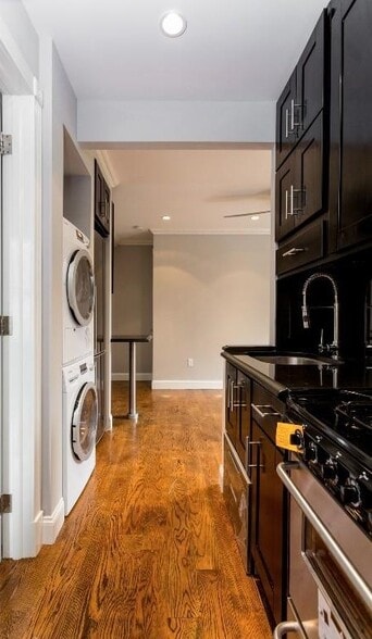 Building Photo - 396 E 10th St