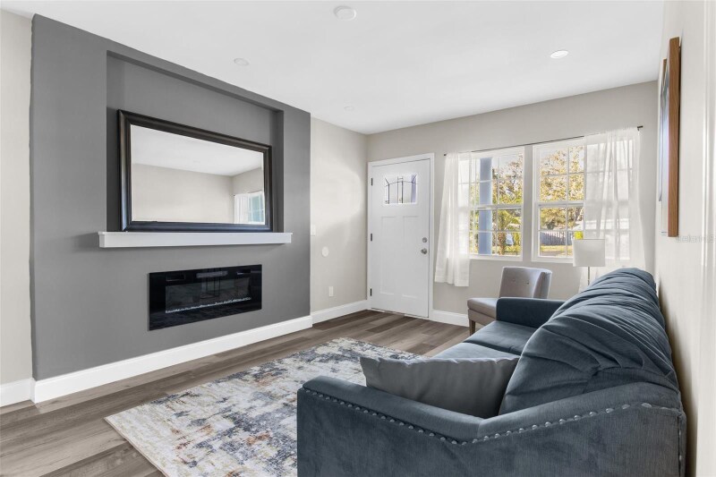 Building Photo - 5318 9th Ave N