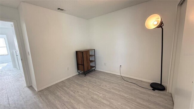Building Photo - 72 Lakepointe Cir