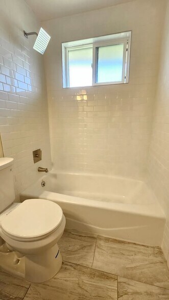 Building Photo - 37 Newland Ct