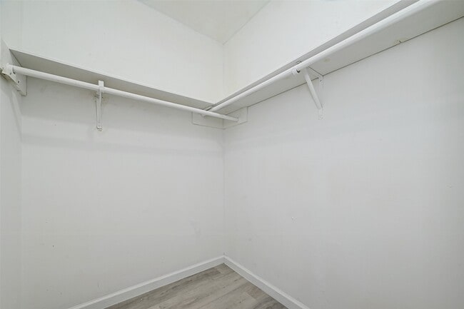 Building Photo - 4917 Fairvent St