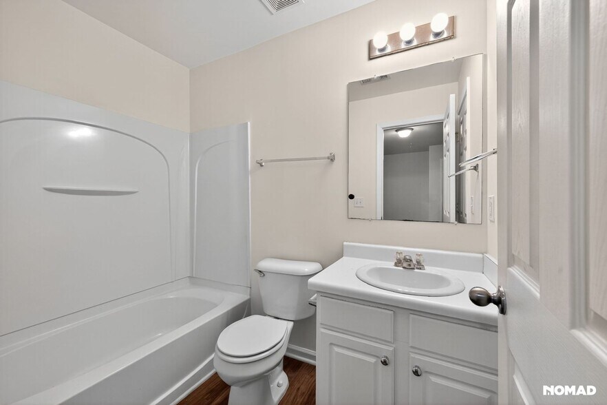 Building Photo - 2425 Ivey Crest Cir