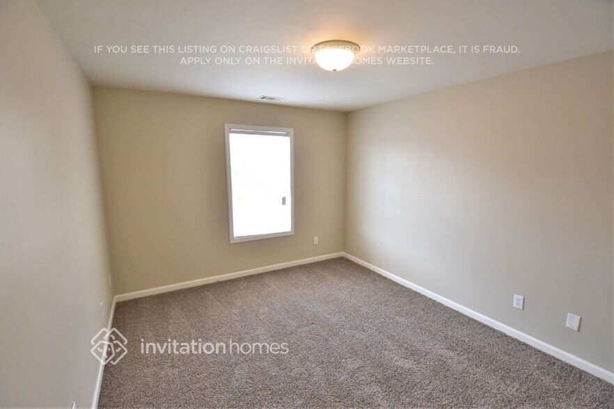Building Photo - 2392 Wilshire Way