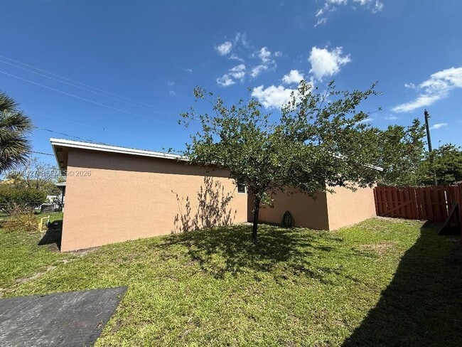 Building Photo - 2713 NW 6th St