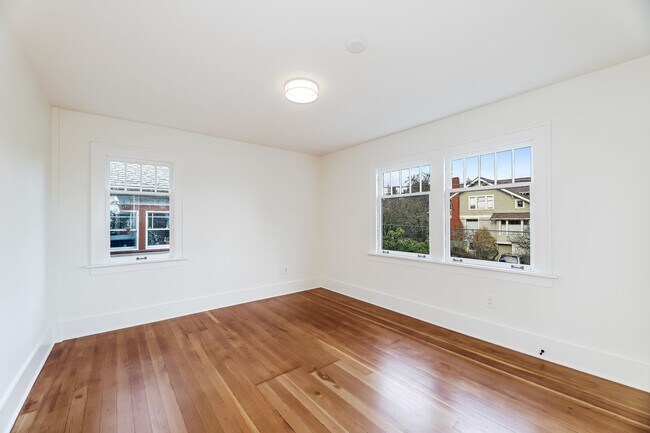 Building Photo - 4bd/3.25ba Seattle Home