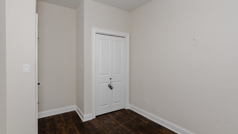 Building Photo - 1933 S May St