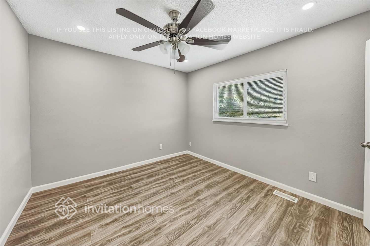 Building Photo - 5752 S Perth Pl