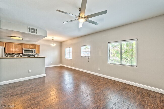 Building Photo - 7701 W Robindale Rd