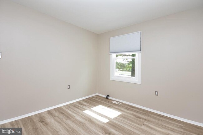 Building Photo - 8853 Teakwood Ct