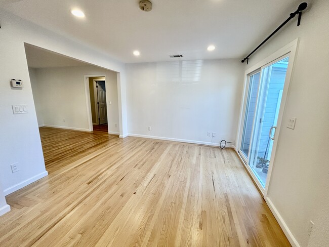 Entertainment Area - 5029 Barrett Ave