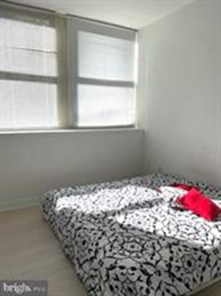 Building Photo - 1600 Arch St