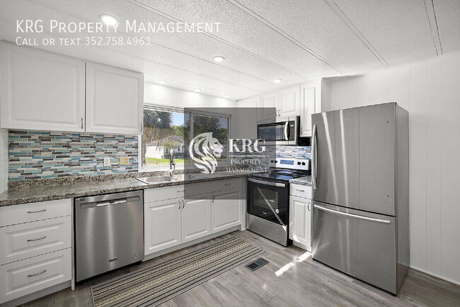 Building Photo - 1001 Nell Way