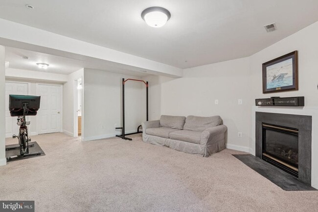 Building Photo - 856 Stonehurst Ct