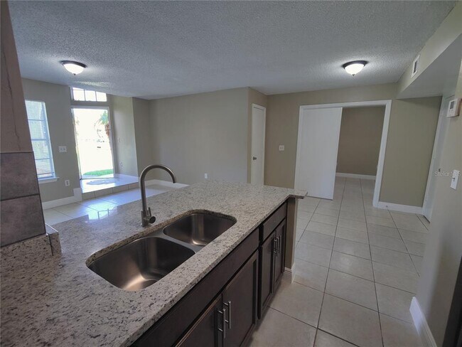 Building Photo - 445 Fountainhead Cir