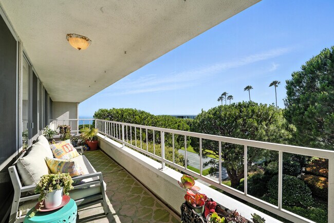 Building Photo - 32735 Seagate Dr